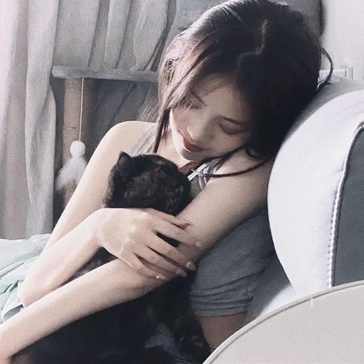 黎明时分的年轻人们